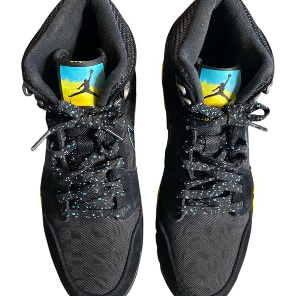 Air Jordan 1 Trek Black /Gamma Blue-Varsity Maize - Picture 4 of 9